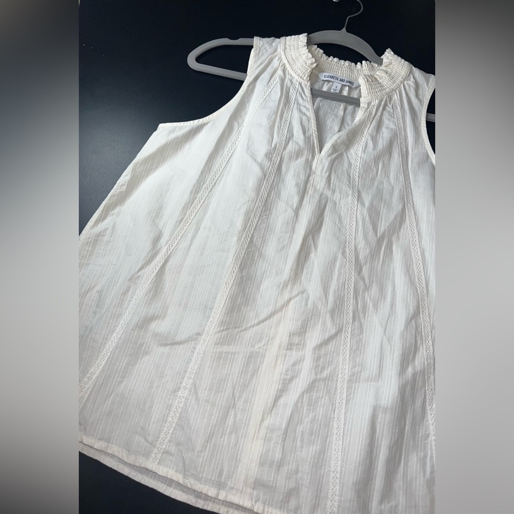 Elizabeth And James Women’s Sleeveless Blouse Size Small EUC